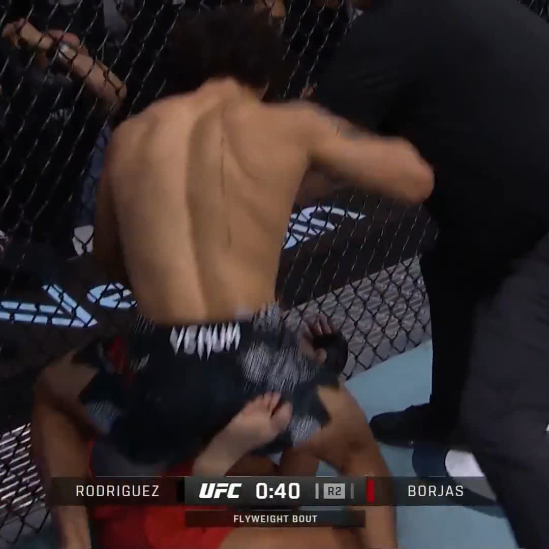 L’UPSET D'IMANOL RODRIGUEZ 🤯 Il renverse le cours du combat en terminant Kevin Borjas au deuxième round par TKO 🔥🔥 #UFCMexico