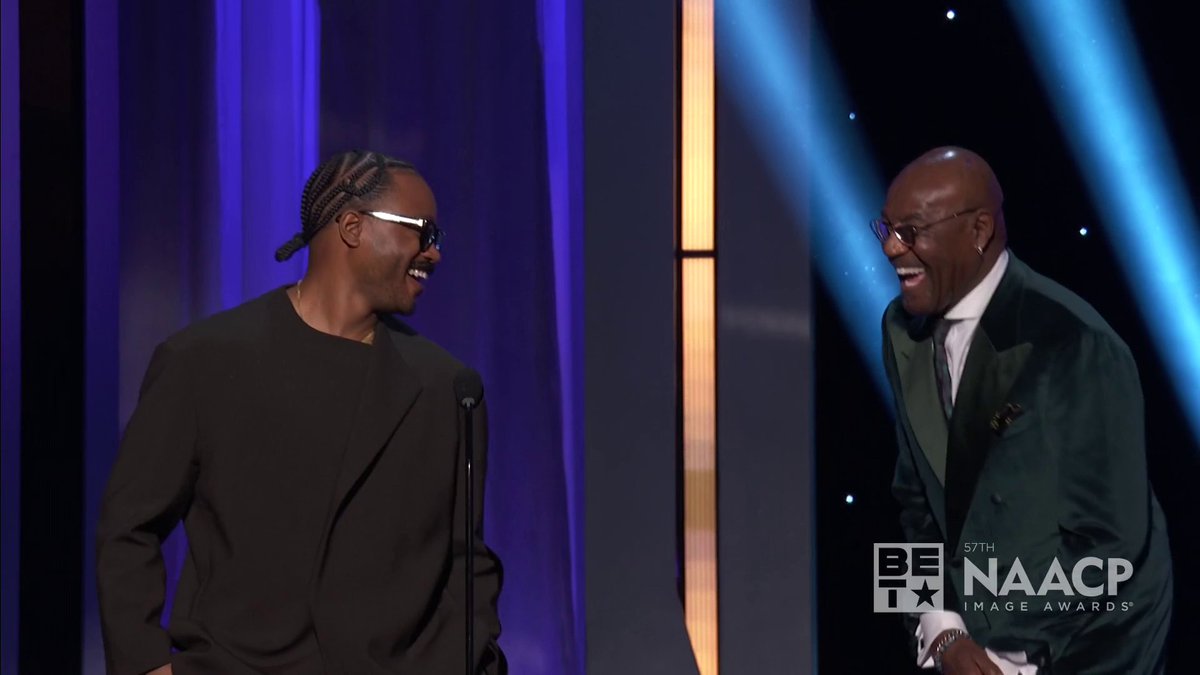 Ryan Coogler &amp; Delroy Lindo remind us why rooms like THIS are important. #NAACPImageAwards