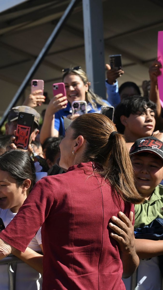 Durante la gira de dos días por Sinaloa, avanzamos en acciones de seguridad, educación, salud, infraestructura, agua, apoyo al campo y Programas para el Bienestar.