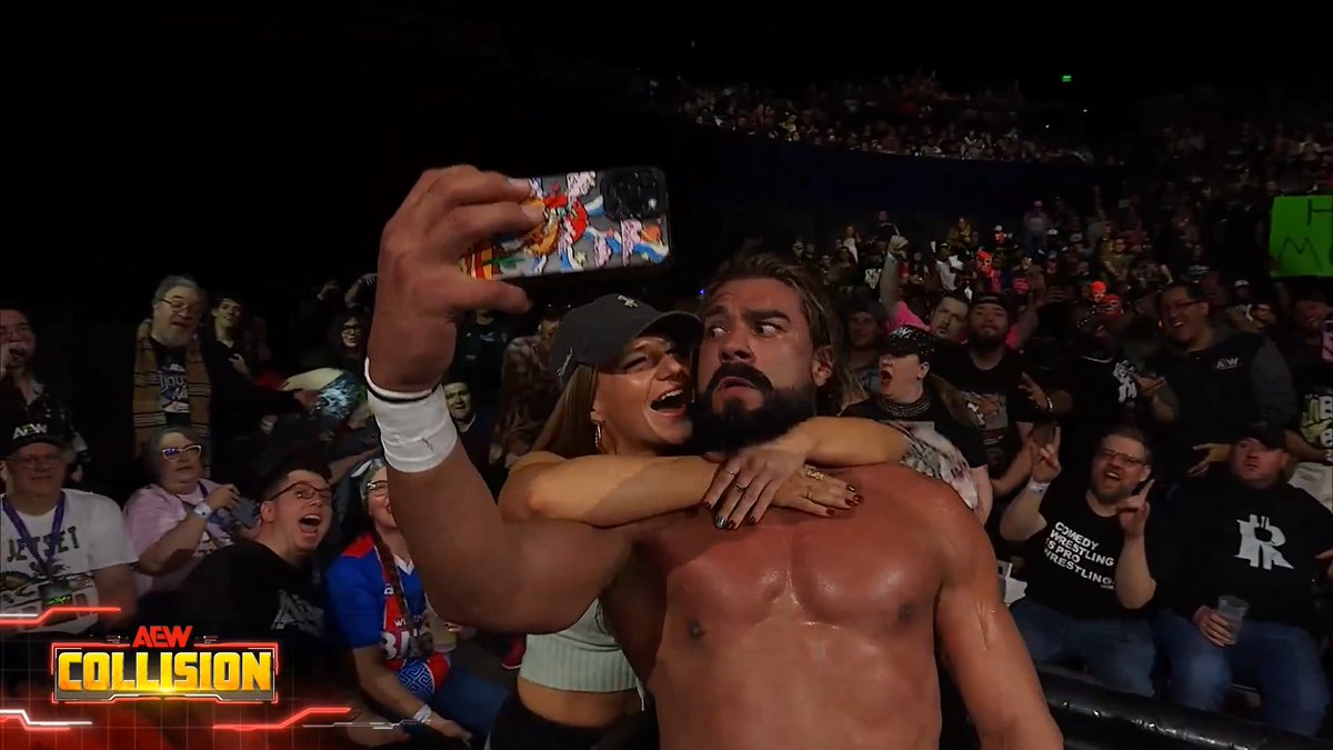 A mid-match snack and photo from a fan in the front row for “EL IDOLO” ANDRADE! Watch #AEWCollision on TNT &amp; HBO Max