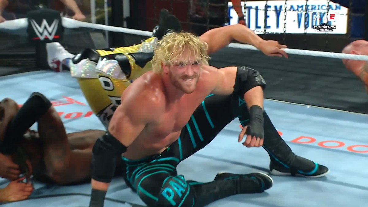 .Je’Von Evans hits the frog splash but Logan Paul takes advantage and ELIMINATES the Young OG! 😱