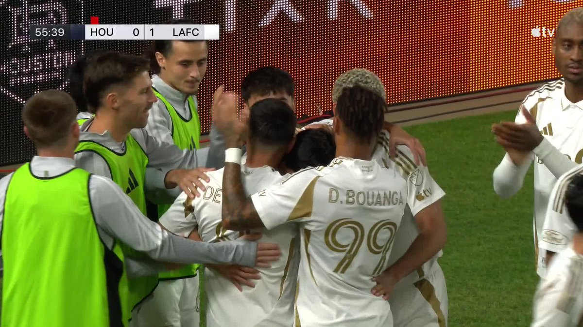 Casual banger from LAFC's Mark Delgado ๐