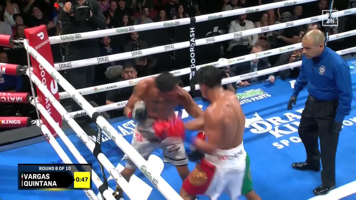 Vargas opening up in round 8! #NavaretteNunez | Live NOW on DAZN ▪️