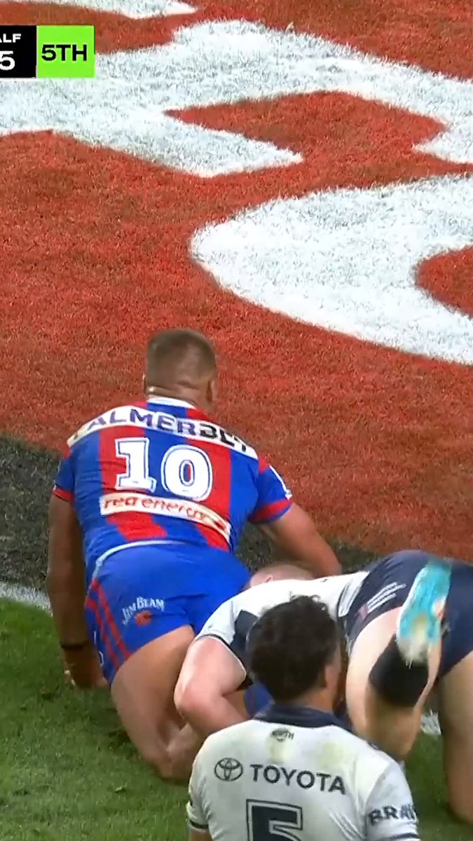 What an offload from Young to Mooney! 👏 Telstra Moment of the Match #NRLVEGAS