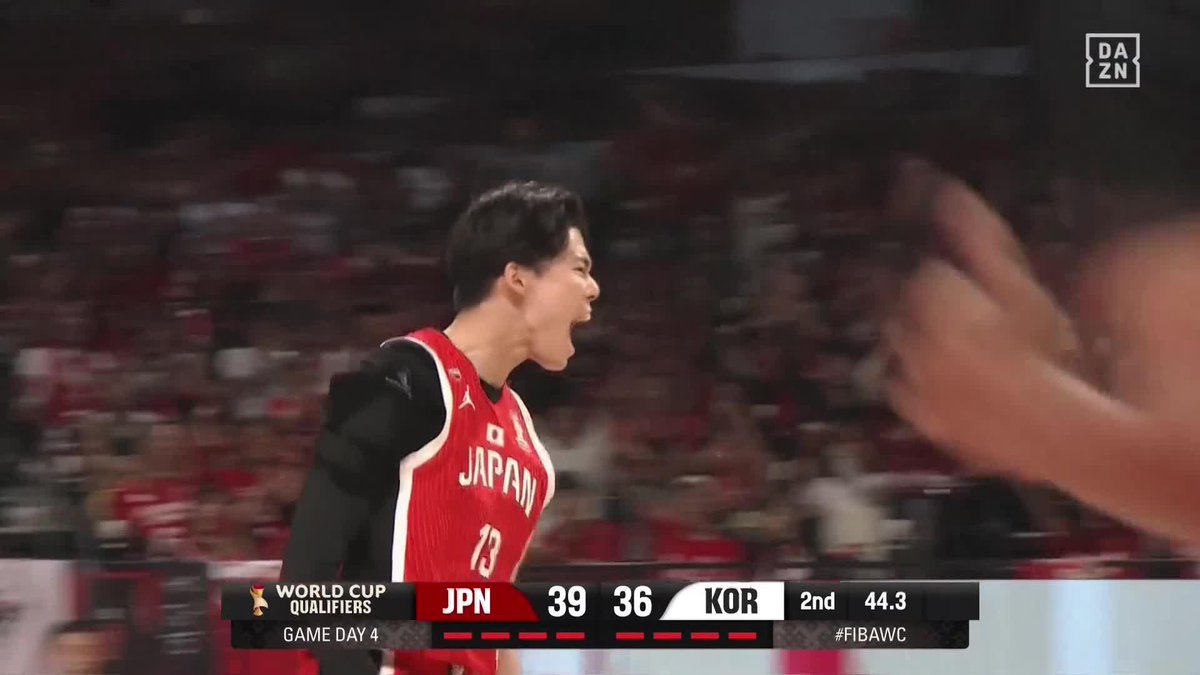 会場を沸かせる🙌🏻 金近廉が富樫勇樹のパスから3P成功🎯 42-38でハーフタイムに突入 🏆FIBAワールドカップ2027 アジア予選🏀 🆚日本×韓国 📺 #DAZN LIVE配信中 #AkatsukiJapan #StepItUp バスケットボール日本代表
