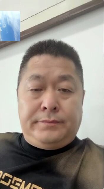 四川大叔确实有颜值有身材
