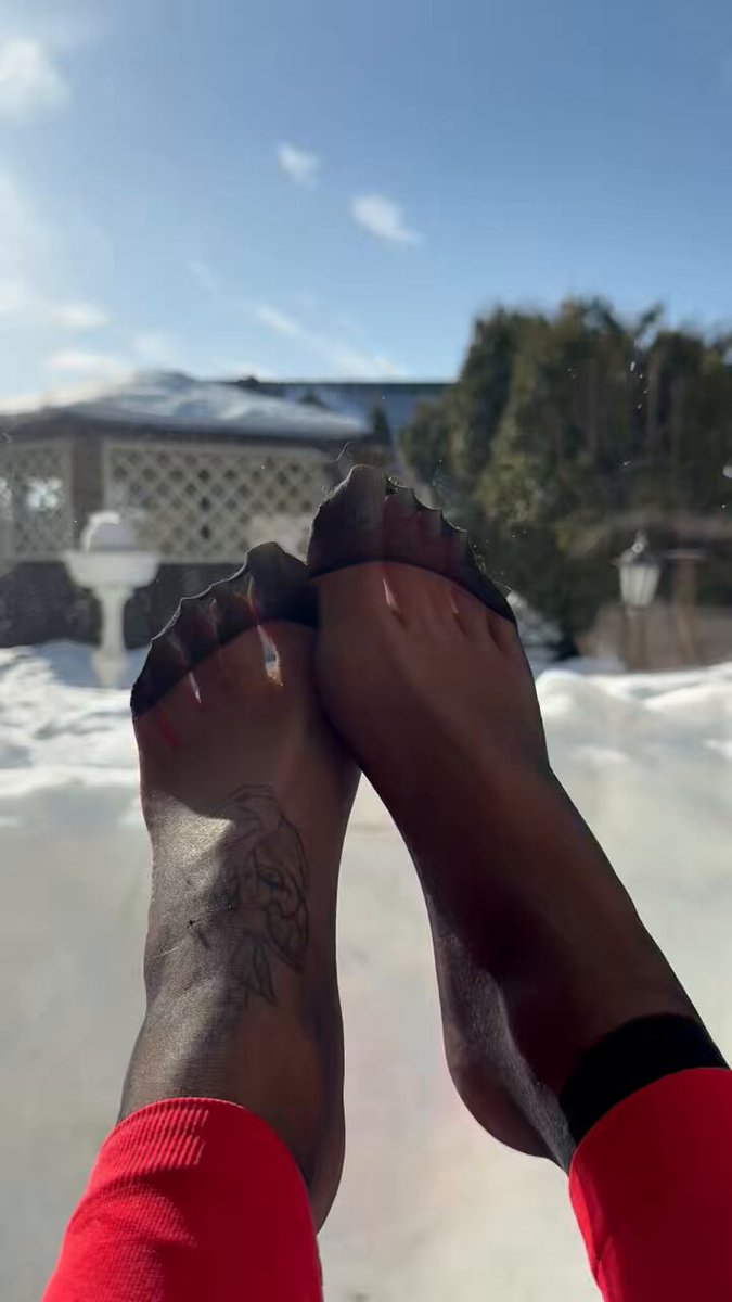 Still snow outside, but the vibe already feels like spring. 🌤️