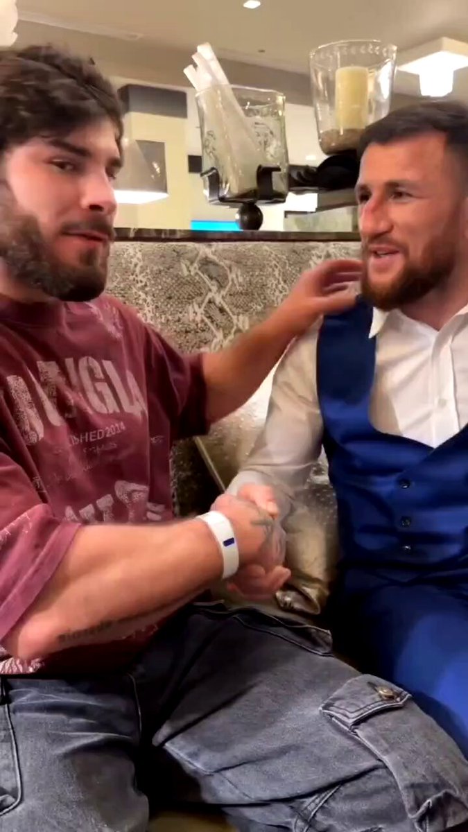 🙏Merab Dvalishvili plays peacekeeper wants Georgio Poullas and Arman Tsarukyan to be friends "I want you and Arman shake the hands and make the rematch. Today, we didn't really see the winner, it was chaos." Via creatorsinc