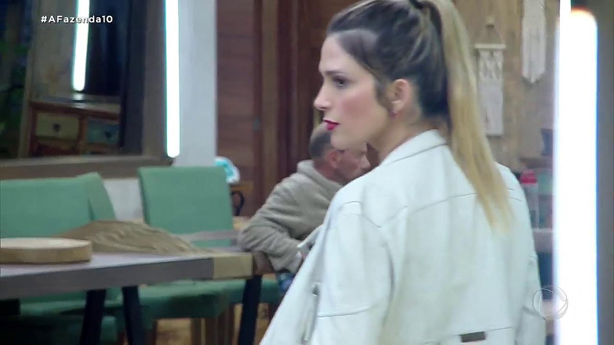 Nadja pode ter mil defeitos, mas nunca esteve errada sobre a Ana Paula Renault. MANIPULADORA, “comedora de cérebro”… tudo precisa ser do jeito dela. Usa as pessoas e descarta quando deixam de ser úteis. #BBB26 #RedeBBB