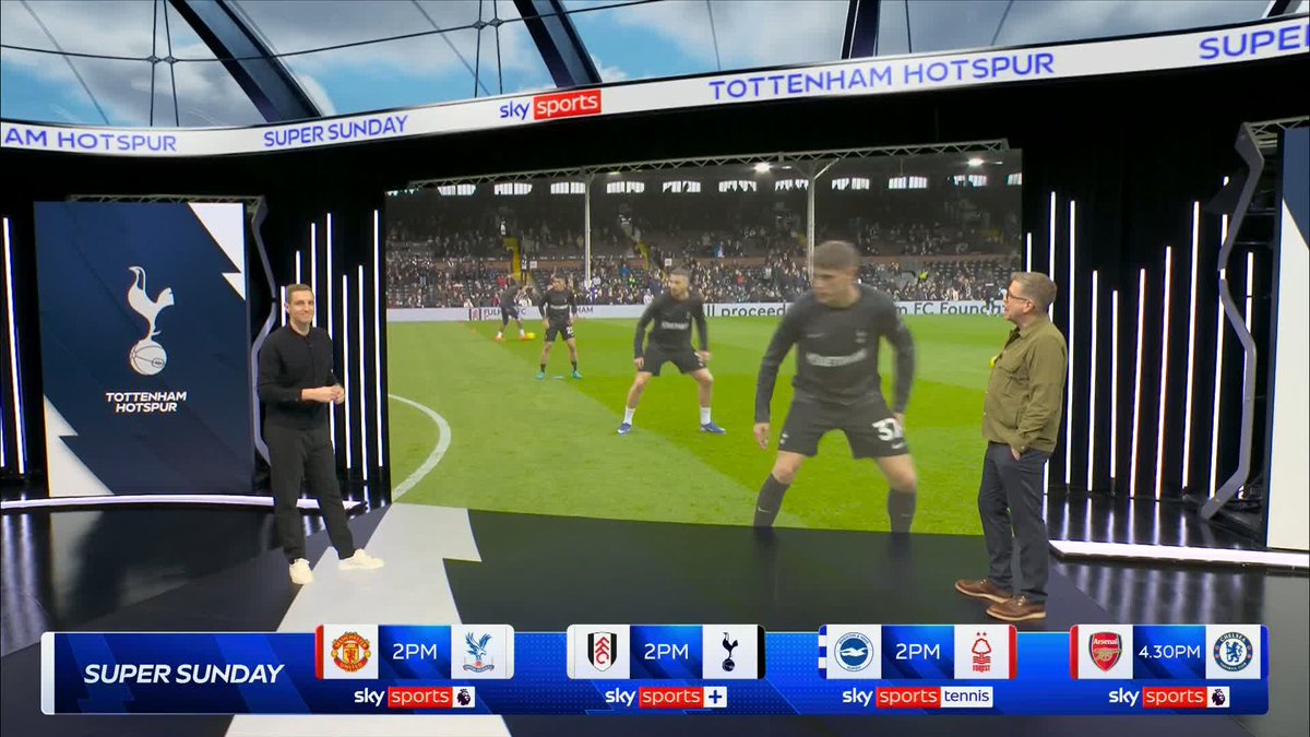 "It's a head-scratching moment for me..." 🥴 Michael Dawson questions Spurs' warm-ups at Craven Cottage.