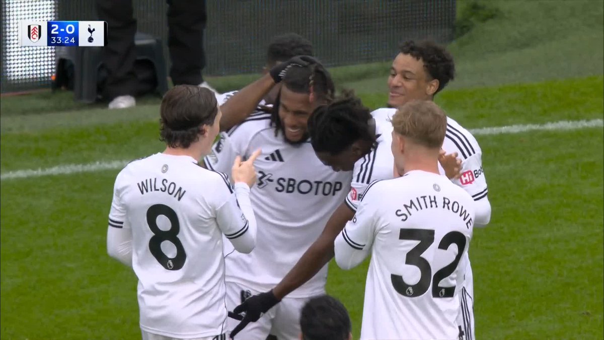 "They're dancing at the Cottage!" 🕺 Alex Iwobi strikes a fabulous goal into the back of the net!
