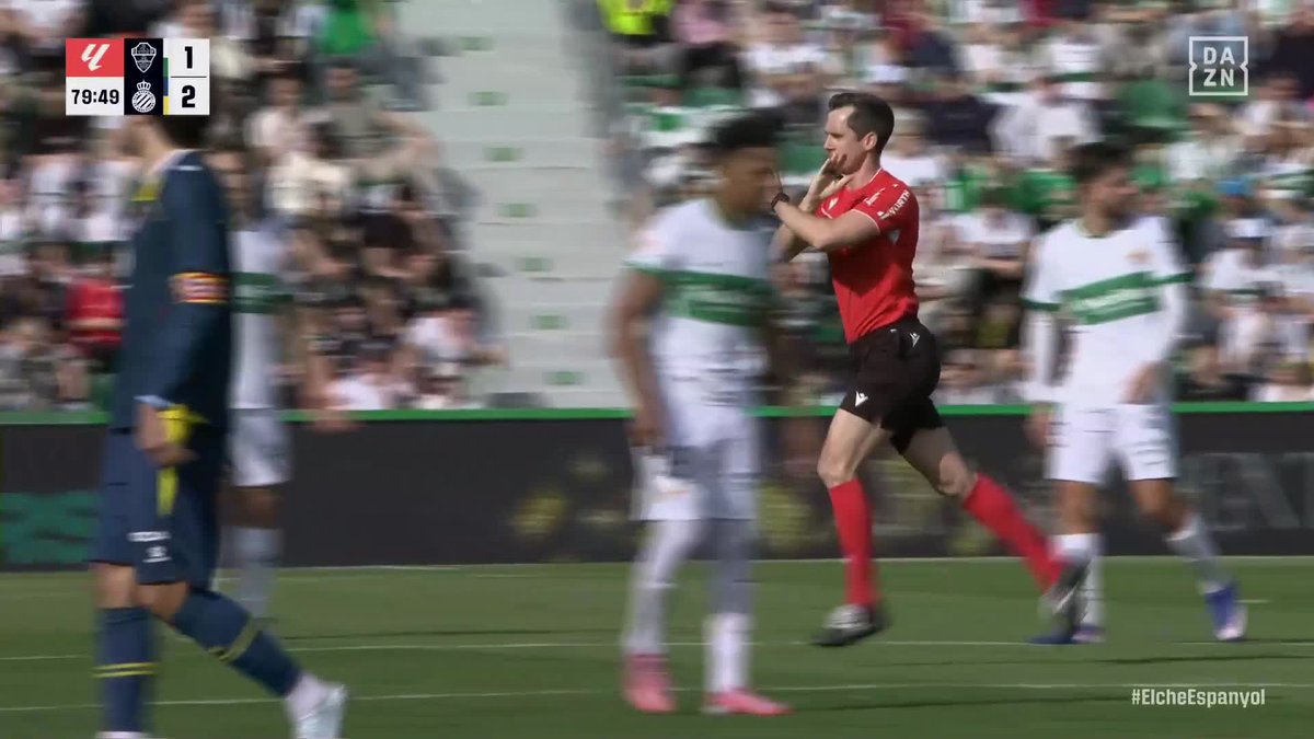 ¡SE ACTIVA EL PROTOCOLO ANTIRRACISMO! ⚠️ Omar El Hilali pidió parar el encuentro por un supuesto insulto racista de Rafa Mir #LALIGAenDAZN ⚽️