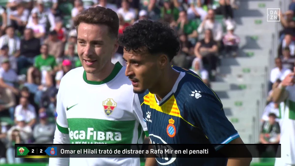 "LO VAS A FALLAR... LO VAS A FALLAR" Omar El Hilali trató de distraer a Rafa Mir en el Penalti 😳 #LALIGAenDAZN ⚽️