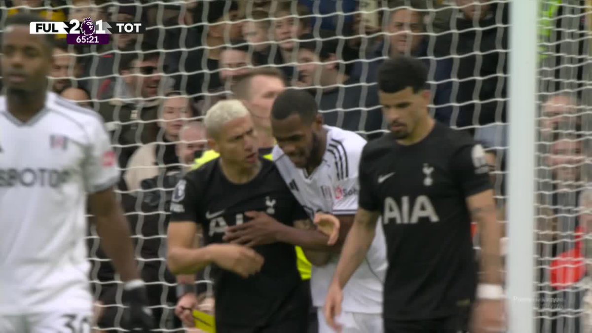 😅🇧🇷🏴 Richarlison metió el descuento para Tottenham y en el festejo ¡CASI SE VA A LAS MANOS!