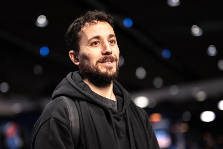 It's all over in Paris. Congratulations to Jorge Abreu 🇵🇹 on winning the #EPTParis Main Event. He dominated the final table and takes home €1,148,600. Congratudolences to Felix Schneiders, he started the day as the short stack, and ends it as the runner-up, winning €717,350. 👏