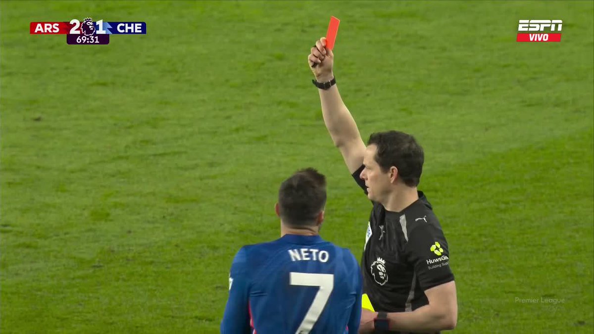 "Pedro Neto": Porque fue expulsado en el partido de Chelsea contra Arsenal