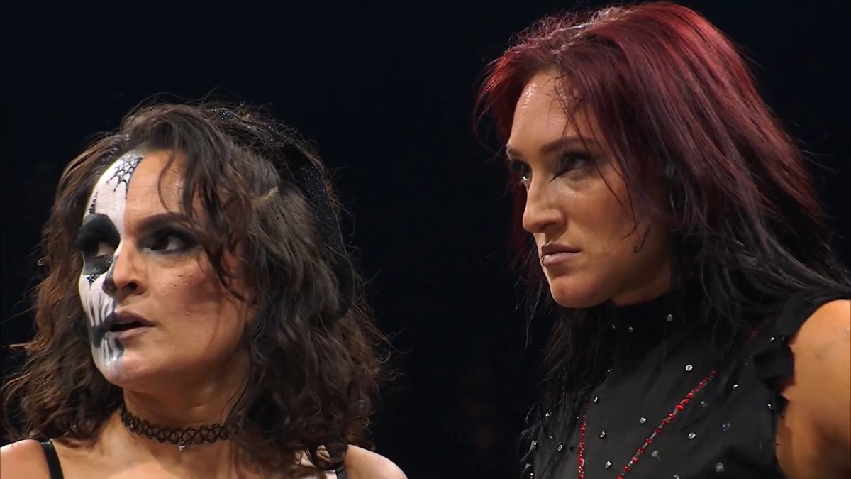 Before @ThunderRosa22 faces AEW Women's World Champion @Toxic_Thekla for the title on #AEWDynamite, La Mera Mera teamed with @CallMeKrisStat against The Sisters of Sin! Watch the #AEWCollision replay RIGHT NOW on @SportsOnMAX!