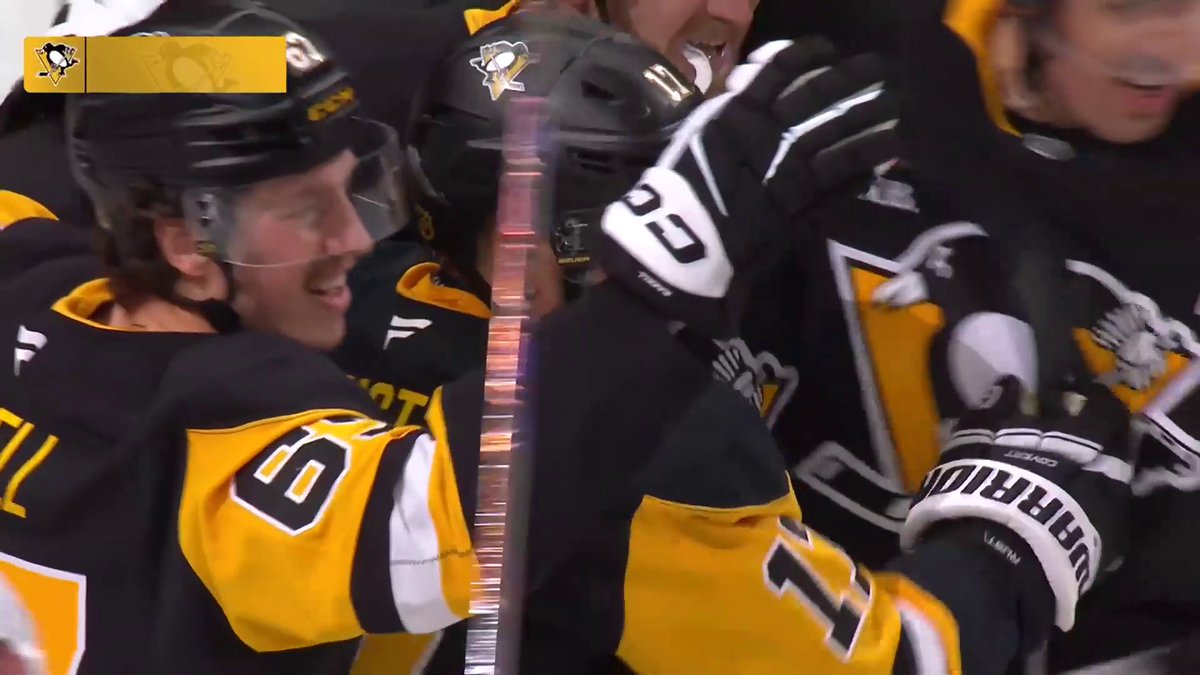 Bryan Rust hits the 20‑goal mark for the seventh straight season! 💛 #NHLStats: 📺: NHLonTNT &amp; Actually HBO Max ➡️
