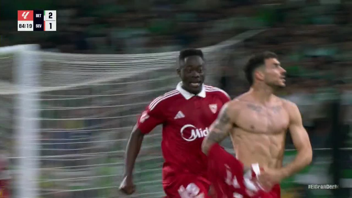 GOLAZO BY ISAAC ROMERO TO LEVEL THINGS IN EL GRAN DERBI FOR SEVILLA! 😱