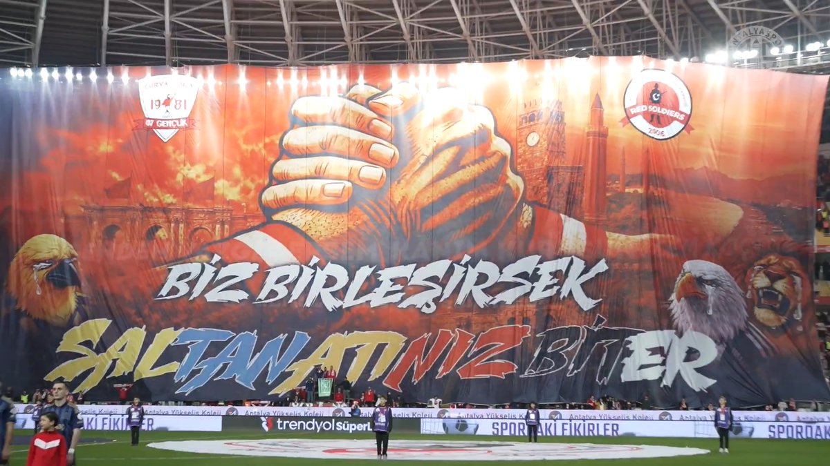 ❤️🤍 Fenerbahçe karşısında takımımızla birlikte yüreğini ortaya koyan büyük taraftarımıza sonsuz teşekkür ederiz! #HesapcomAntalyaspor #SevdamızAntalyaspor