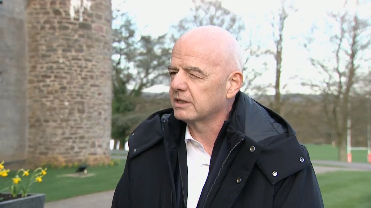 FIFA president Gianni Infantino has said footballers who cover mouths during on-pitch rows should be sent off on the presumption they are being offensive.