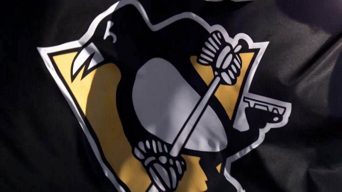 Ben Kindel talked after a big win about playing in the NHL at 18 years old and Sidney Crosby's leadership 🐧