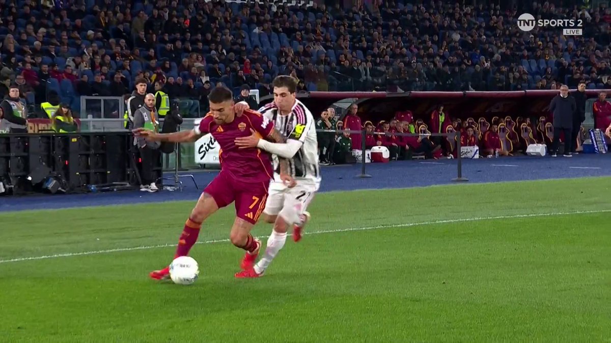 Juventus have hope 👀 Jeremie Boga fires home from a cross to make it a 1-goal game again. 📺 TNT Sports & discovery+ UK
