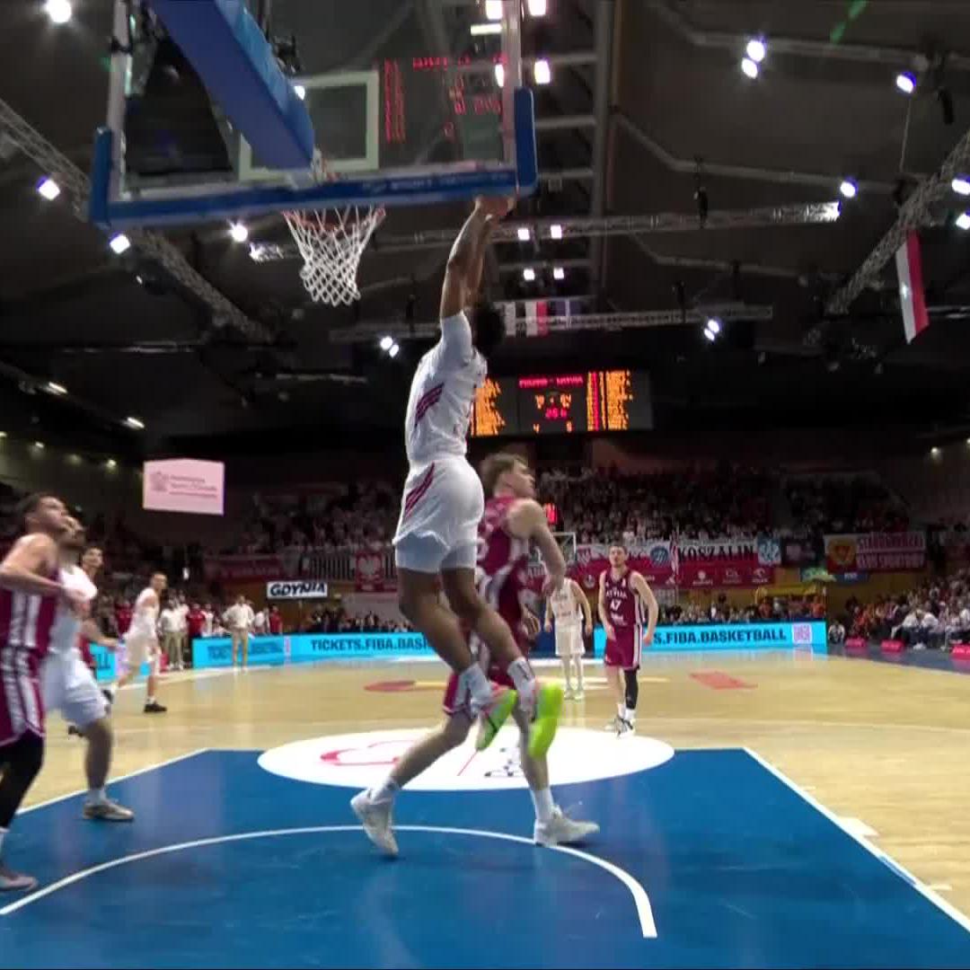Basketball is beautiful. 🎻 #FIBAWC | #StepItUp
