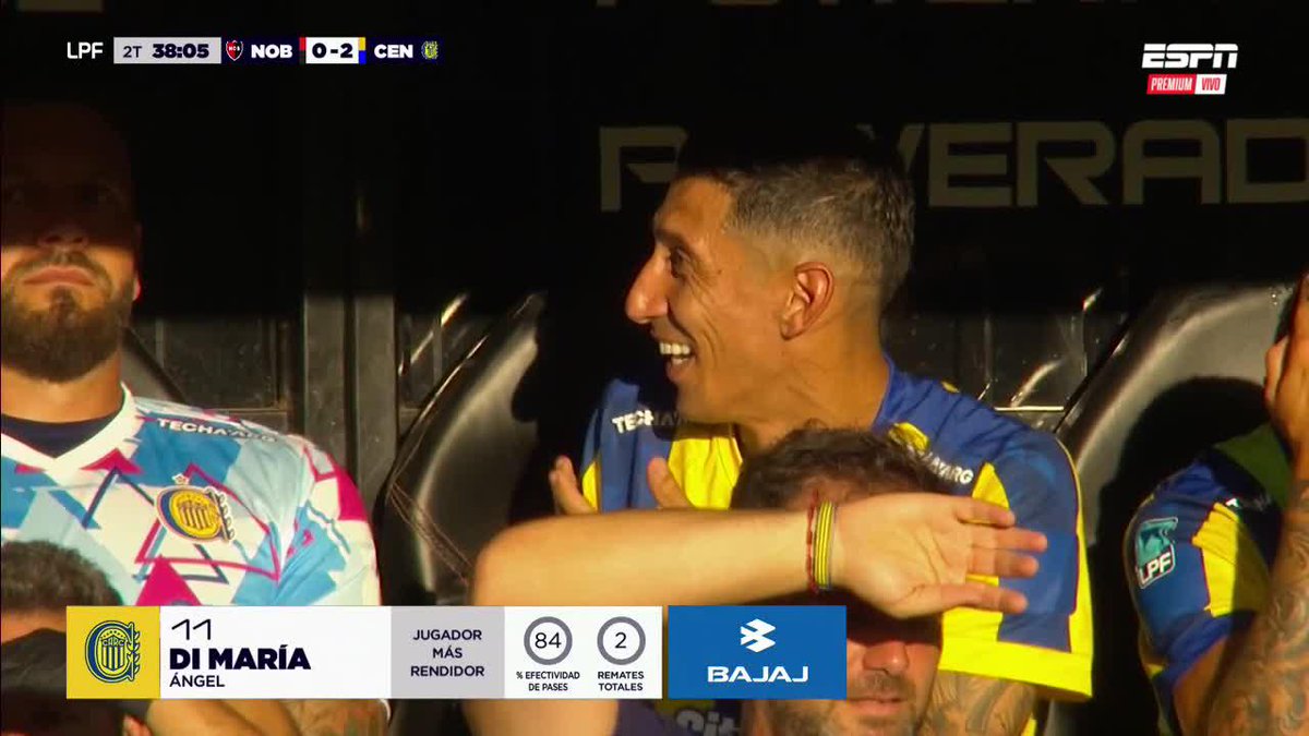¡DISFRUTA EN EL BANCO! Todo es alegría para Fideo Di María en el Coloso. 📺 ESPN Premium | Suscribite al Pack Fútbol en