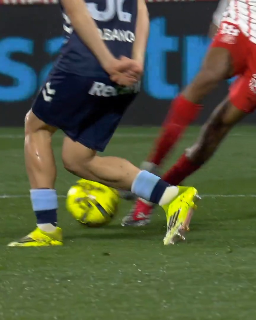 La pisada de Ounahi. La parada de Radu. 💎 ¡Fútbol de muchos quilates en el GironaCelta! LALIGAEASPORTS | LALIGAHighlights