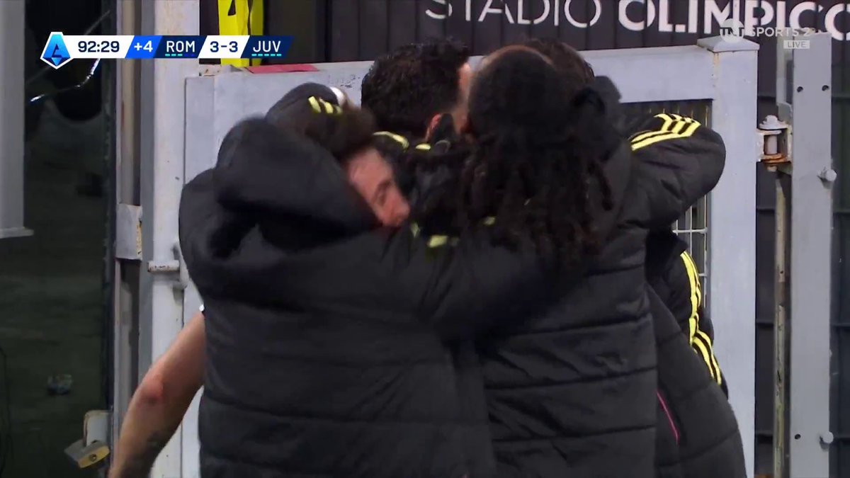 JUVENTUS HAVE LEVELLED IT IN THE 93RD MINUTE! THE SCENES 🤩 Zhegrova's free kick lands at the feet of Gatti, who smashes home to send the away fans into raptures! 📺 TNT Sports & discovery+ UK