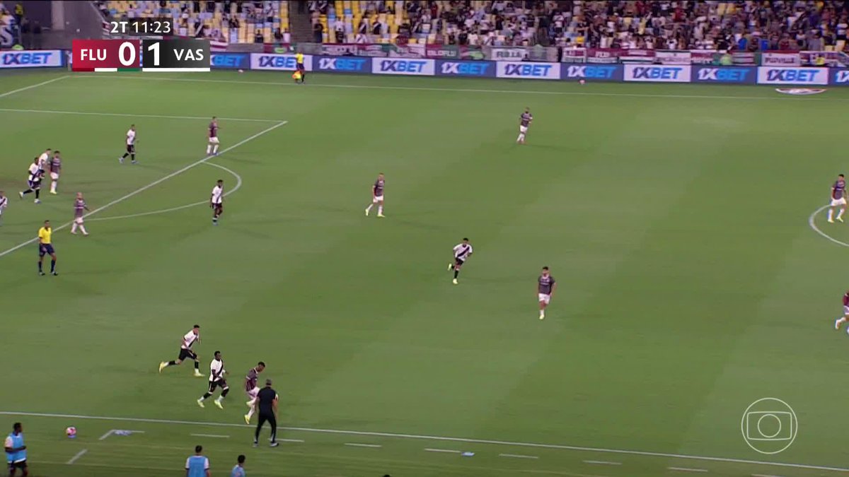 🟨 Freytes se atrapalhou e quase entregou a paçoca. O Vasco pediu cartão vermelho para o zagueiro do Fluminense, mas a arbitragem deu apenas amarelo. 🎥 TV Globo | ge