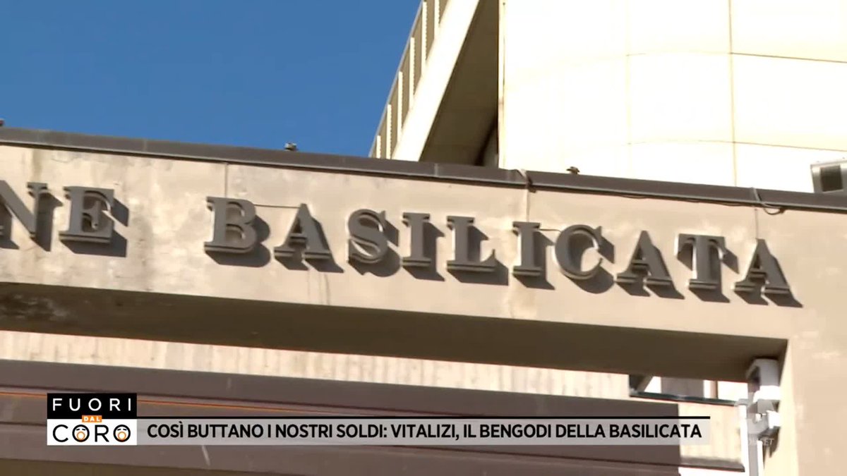 Consiglio regionale della #Basilicata, dove i consiglieri sono fra i più ricchi d'Italia: ognuno di loro, infatti, prende 6.600 euro di indennità di carica e 4.500 euro di rimborsi spese, per un totale di 11.100 euro. Inoltre, sono stati ripristinati i vitalizi.