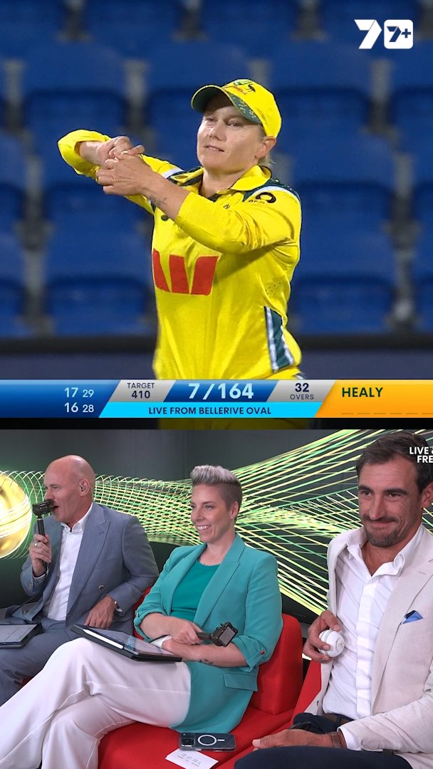 Alyssa Healy bowled in an ODI for the first time ever! Mitch Starc had some thoughts in the commentary box 😂