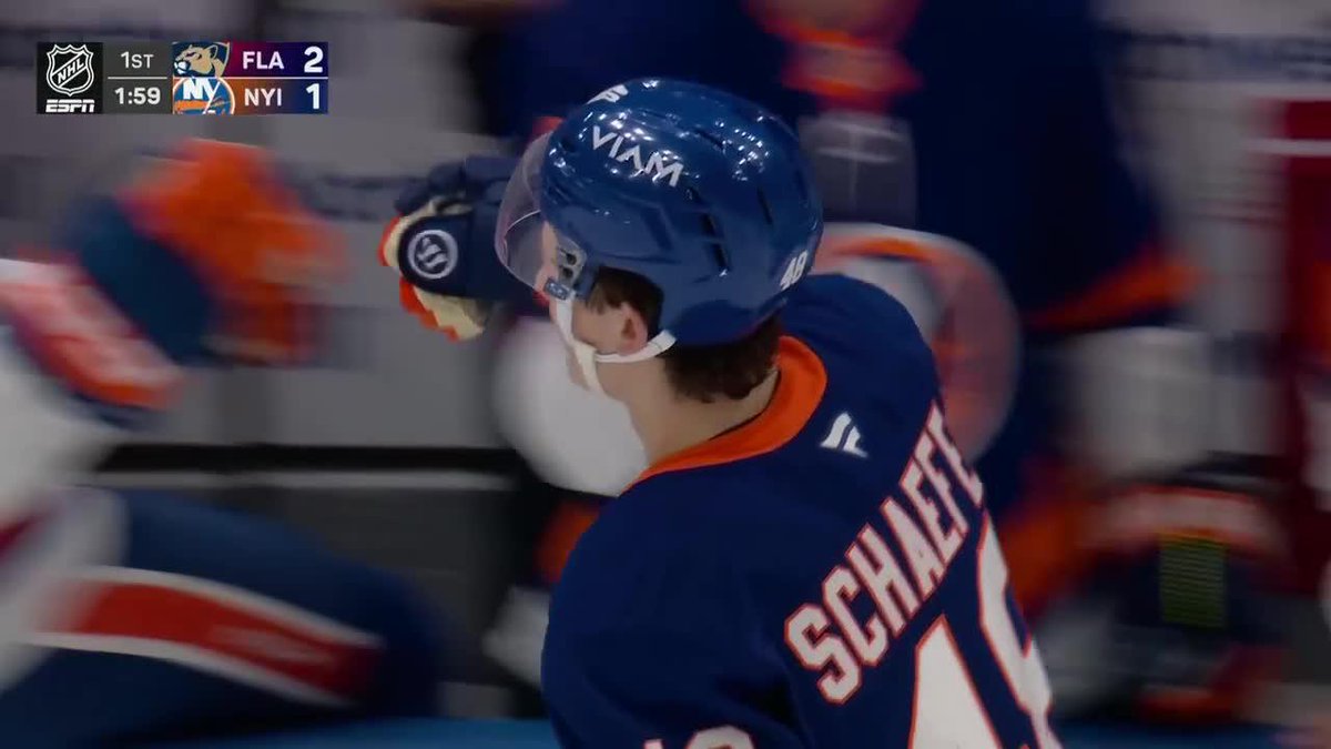 Just an ABSURD sequence of bounces leads to Matthew Schaefers 19th goal of the season 🔥🚨 The dude has more goals this season than years on earth! 😂