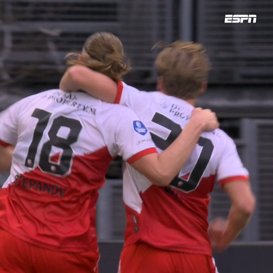 🇺🇦🚨 𝐀𝐑𝐓𝐄𝐌 "𝐇𝐀𝐀𝐋𝐀𝐍𝐃" 𝐒𝐓𝐄𝐏𝐀𝐍𝐎𝐕 (𝟏𝟖) scored today his FIRST GOAL in the Eredivisie