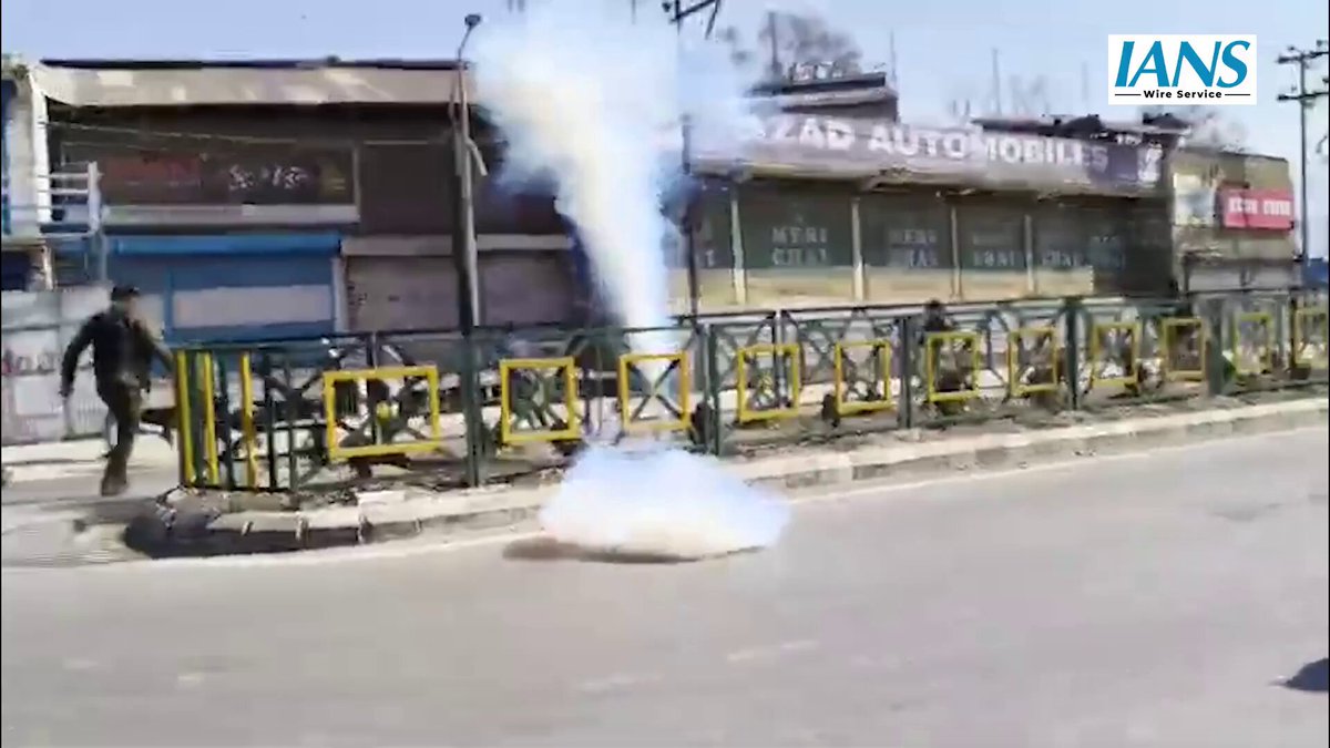 कश्मीर में सेना ने कमान संभाल ली है अब लखनऊ पुलिस की बारी है..!!