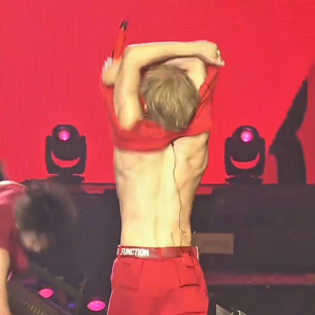 i think i’ve watched every possible angle of yeonjun taking off his shirt, and somehow it’s still not enough