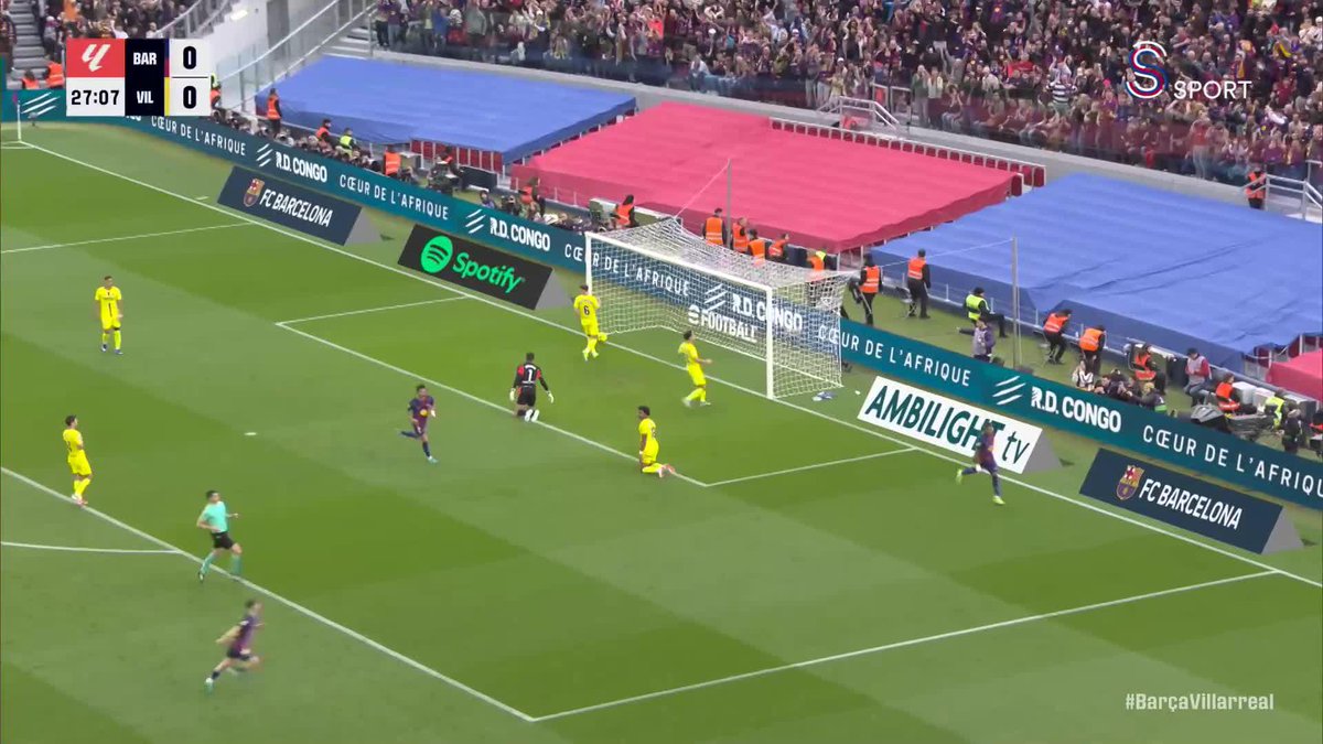 Pape Gueye bu hafta Barcelona karşısında gole neden olan çok ciddi bir hata yapmış. geriden dribbling ile çıkabiliyor ama bazen de bu denemeler basit hatalara yol açıyor.
