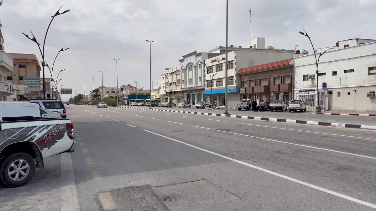 رأس تنورة.. مشاهد تُظهر حركة طبيعية في الأحياء المحيطة بمصفاة أرامكو دون رصد أي آثار لحرائق أو أضرار قناة الحدث