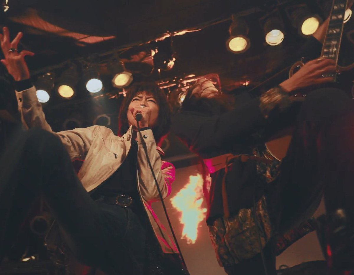 #秋月煉オリジナル楽曲 【❤️‍🔥Chase❤️‍🔥】LIVE映像✨️🎥 🎤＆🎸ユニットバージョン (Vo.秋月煉✨️Gt.イシハラレイ) 原曲は僕の公式YouTubeチャンネル 下記よりFullでご視聴頂けます！ ⇒ YouTubeチャンネル登録宜しく‼️ コメントも待ってます✨ദ്ദി ˃ ᵕ ˂ )