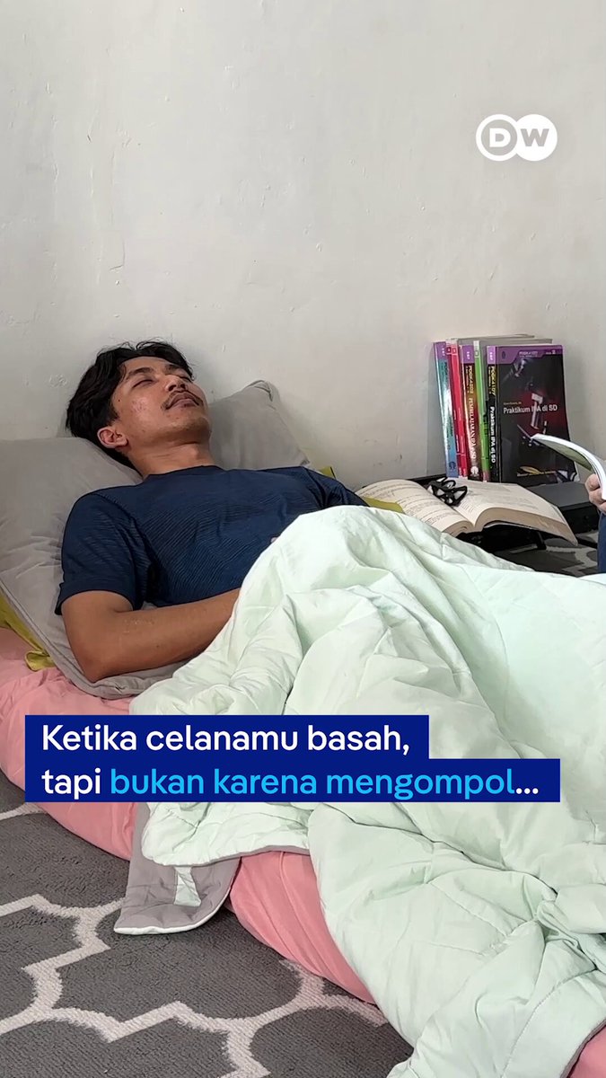 Mimpi basah? Itu hal wajar kok, tapi seringkali jadi pengalaman pertama yang ngebingunin buat remaja laki-laki. Kondisi ini terjadi saat tubuh mulai memproduksi lebih banyak hormon reproduksi, seperti testosteron, yang menyebabkan ejakulasi atau lubrikasi saat tidur. Mimpi basah bukan penyakit, tapi justru menandakan bahwa organ reproduksi kamu sehat dan sedang mengalami perubahan menuju masa pubertas. #DW #TuliTau ~NA