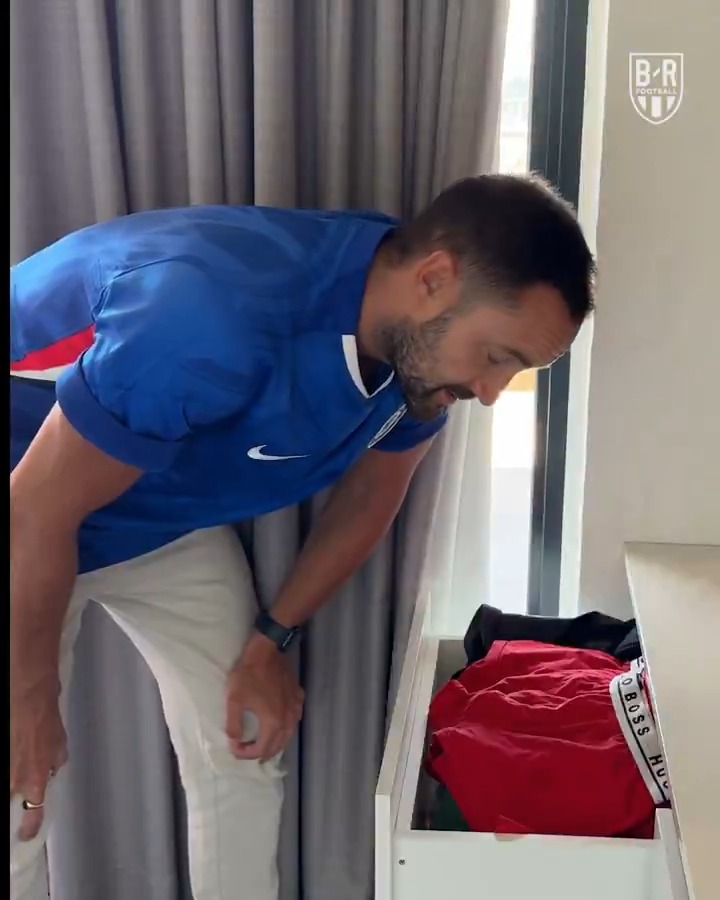 Chelsea keep seeing red 😭