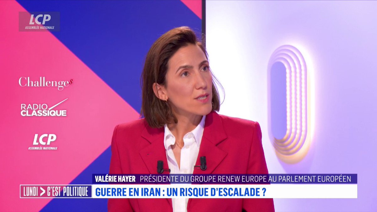 Dissuasion nucléaire : "Ce sont l'extrême droite et une partie des Républicains qui ont diffusé de fausses informations" sur le partage de la décision d'activer l'arme nucléaire, assure Valérie Hayer. "Le débat n'a jamais été ouvert par le président de la République." #LCPol