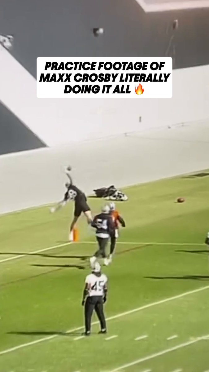 From one-handed catches to knockout champion 😤 (via Maxx Crosby)