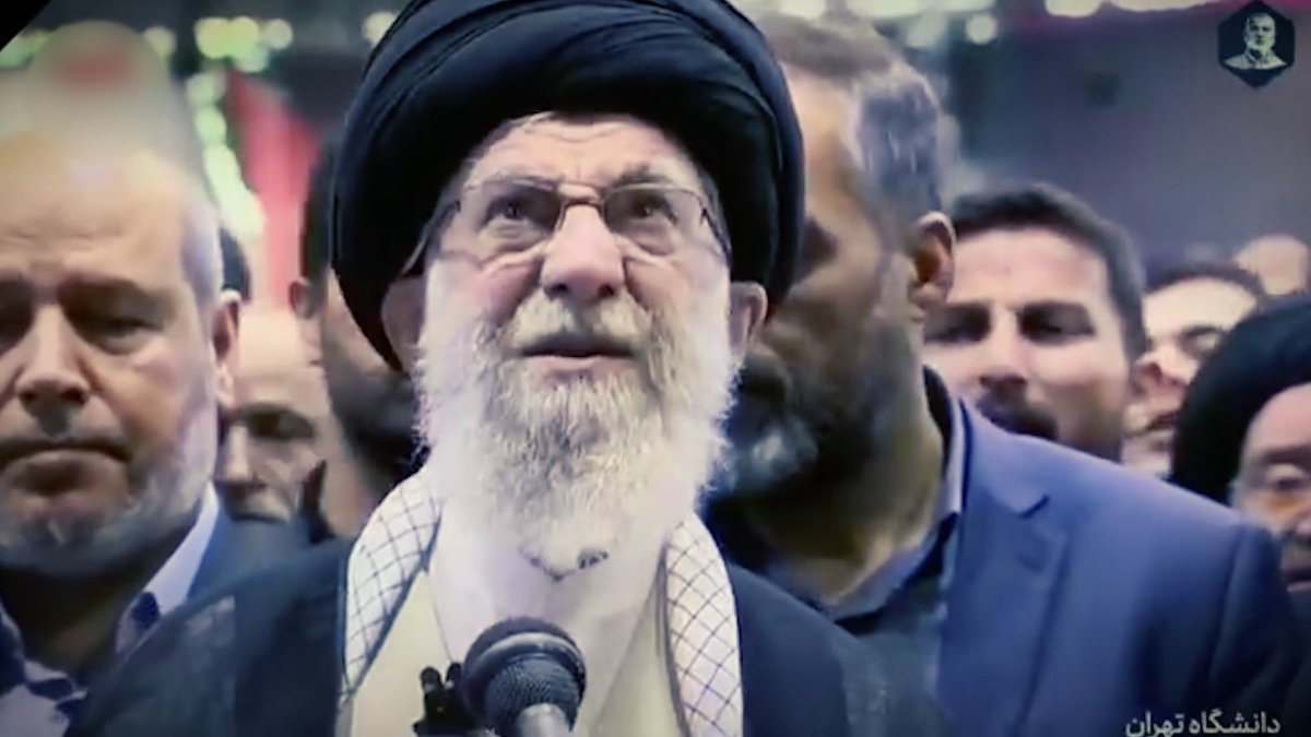 داستان علی خامنهای، دیکتاتور ایران