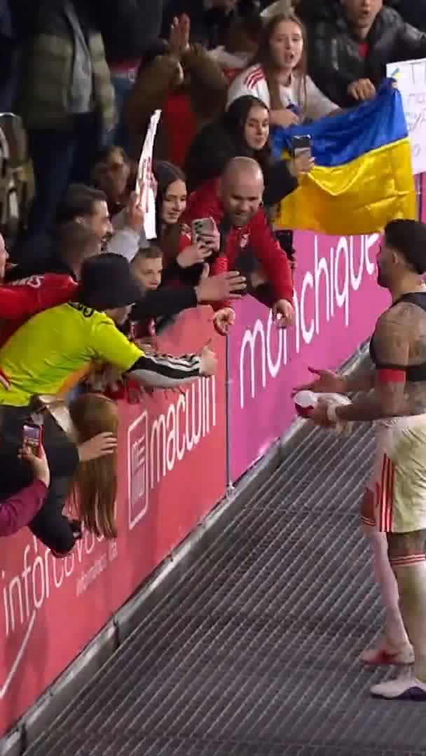 Um dia que este adepto nunca mais vai esquecer 🥹 #sporttvportugal #LIGAnaSPORTTV #ligaportugalbetclic #gilvicente #slbenfica