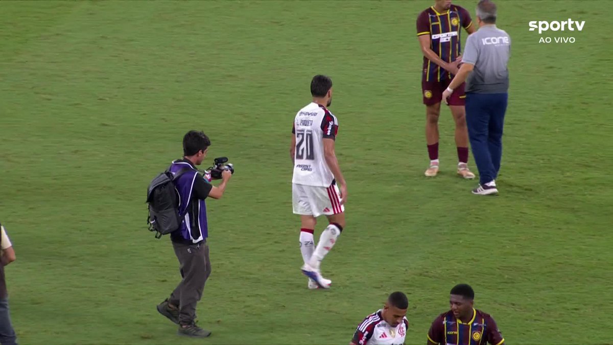 Torcida do Flamengo protesta no Maracanã após a goleada por 8 a 0 sobre o Madureira: "Vergonha, vergonha, vergonha, time sem vergonha!" 🎥 sportv | ge