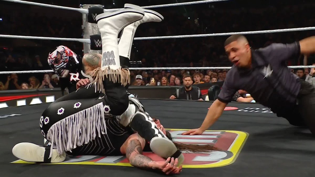 Penta quiere capturar como sea el Campeonato Intercontinental de Dominik Mysterio 🔥 #WWERaw