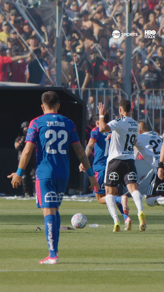 ⚽👀 La marca del King sobre Altamirano Arturo Vidal entregó todo en el #Superclásico199 y así lo demostró en los minutos en cancha. #ColoColo